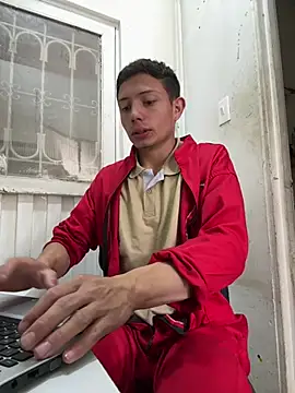 Snapshot of santiObrero chatting on April 30, 4:02 pm santiObrero online show from April 30, 4:02 pm