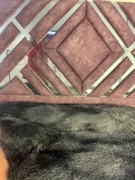 Snapshot of TianaRios_Pink chatting on February 19, 10:06 pm TianaRios Pink online show from February 19, 10:06 pm