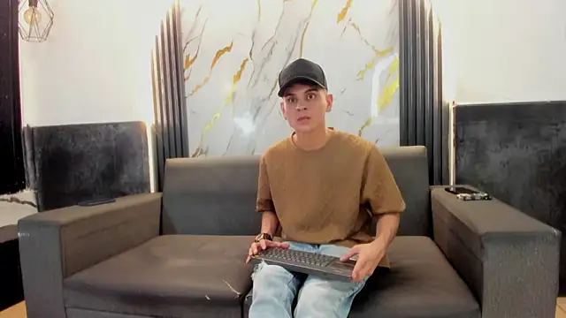 Angel Villareal online show from February 5, 5:01 am