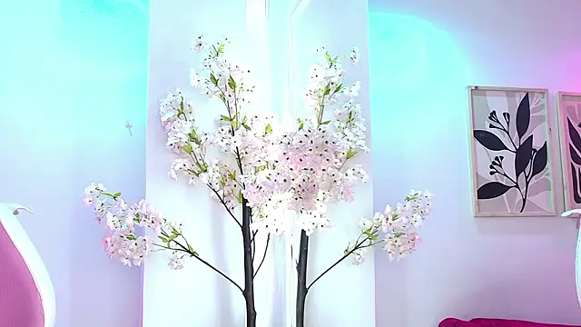 Snapshot of Zoe_swan chatting on May 16, 1:02 am Zoe swan online show from May 16, 1:02 am