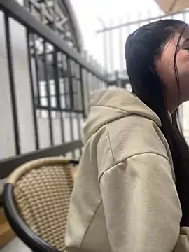 AuroraJohns Pink online show from February 1, 5:33 pm