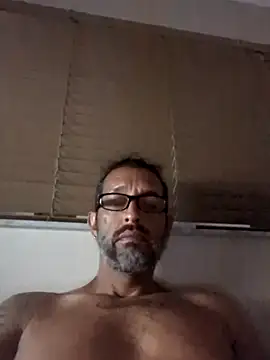 Snapshot of Tattoos77 chatting on June 28, 1:00 am Tattoos77 online show from June 28, 1:00 am