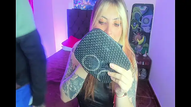 lunaa rayy420 online show from February 7, 6:33 pm