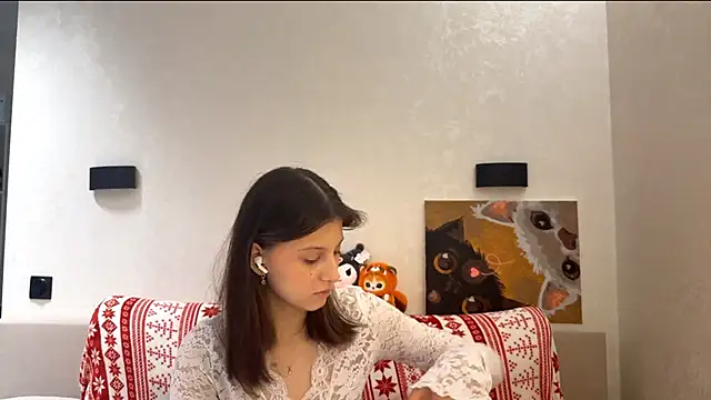 Snapshot of LouiseChavez chatting on January 18, 5:33 am LouiseChavez online show from January 18, 5:33 am