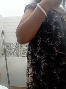 Hot-Tinaa online show from April 4, 6:55 am