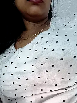 Hot-Tinaa online show from April 7, 12:33 am