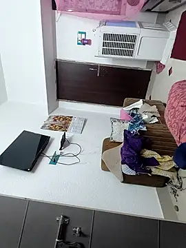 Hot-Tinaa online show from April 9, 12:54 am