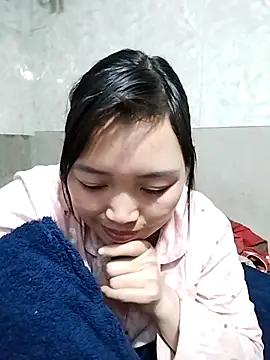 lia-coy online show from February 21, 11:33 am