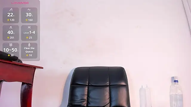 naughtylizeth  online show from April 7, 8:42 pm