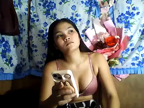 PinaySkinnyJust18 online show from May 27, 2:08 am
