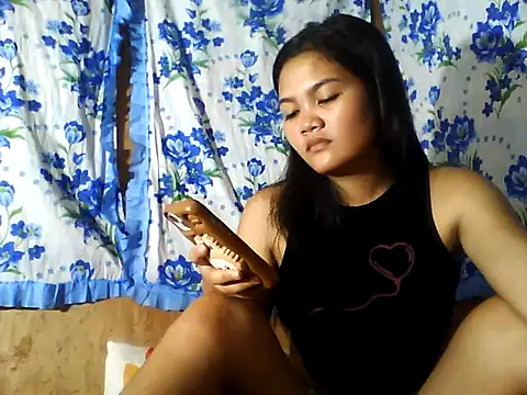 Snapshot of PinaySkinnyJust18 chatting on June 23, 9:46 pm PinaySkinnyJust18 online show from June 23, 9:46 pm