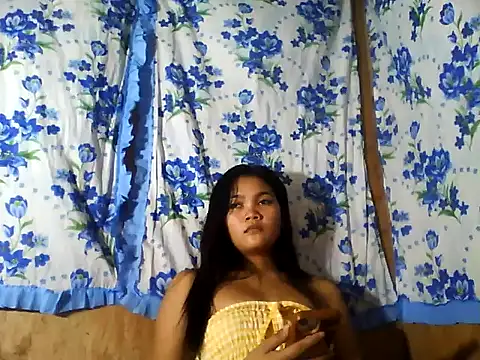 Snapshot of PinaySkinnyJust18 chatting on July 4, 10:16 pm PinaySkinnyJust18 online show from July 4, 10:16 pm