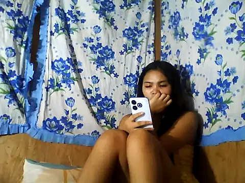 Snapshot of PinaySkinnyJust18 chatting on July 5, 4:19 am PinaySkinnyJust18 online show from July 5, 4:19 am