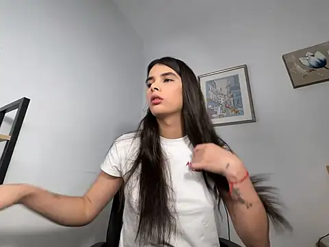 Lily WellGifted online show from February 9, 9:57 am