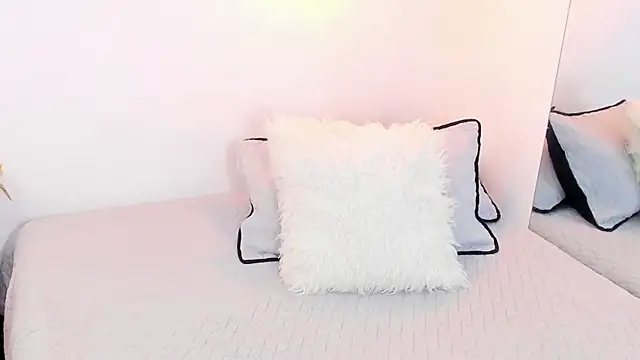 Snapshot of annarosse_ chatting on April 20, 12:08 pm annarosse online show from April 20, 12:08 pm