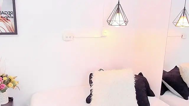 Snapshot of annarosse_ chatting on April 22, 12:18 pm annarosse online show from April 22, 12:18 pm