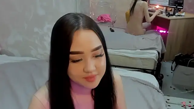 NaomiKim  online show from February 21, 1:34 pm