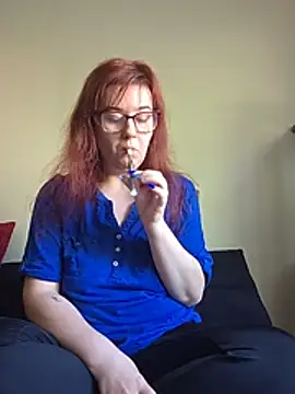 Snapshot of Ashlovescannabis chatting on June 24, 12:15 pm Ashlovescannabis online show from June 24, 12:15 pm
