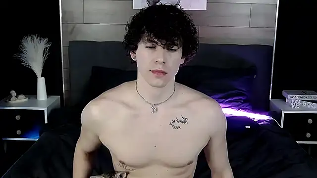 TylerGibson online show from March 25, 5:13 am