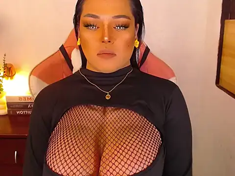 Snapshot of SeducingMonica chatting on March 4, 9:15 am SeducingMonica online show from March 4, 9:15 am