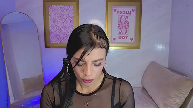 Snapshot of Melisa_v chatting on February 21, 8:21 pm Melisa v online show from February 21, 8:21 pm