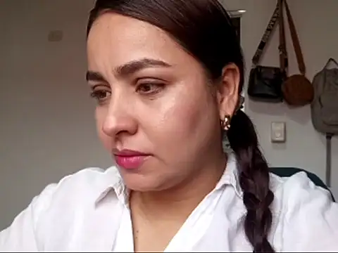 lunitahoney13 online show from February 20, 12:49 pm