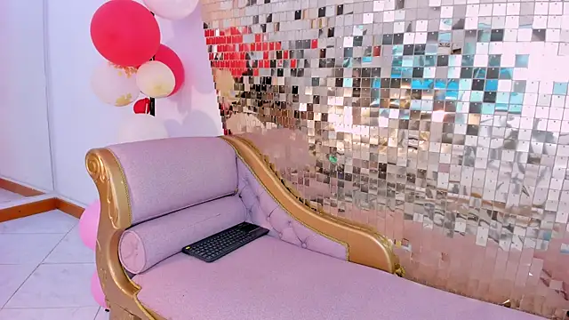 victoriavelasquez  online show from February 25, 10:19 pm