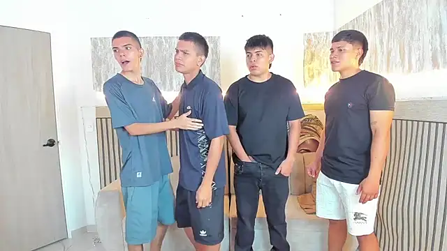 friendslikeplay online show from February 6, 9:18 pm