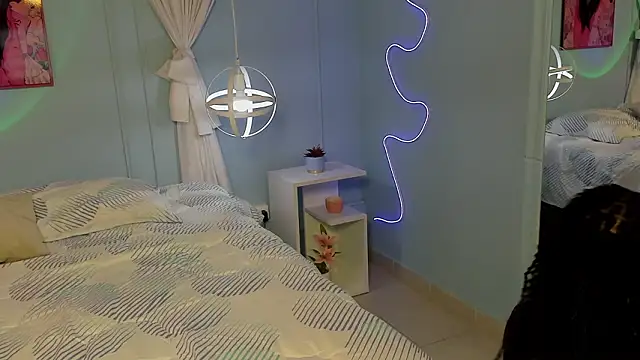 naomi campell online show from February 2, 7:45 pm