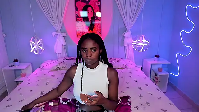 naomi campell online show from February 19, 8:05 pm