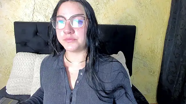 Snapshot of JeniferPowell_nm chatting on February 23, 7:11 pm JeniferPowell nm online show from February 23, 7:11 pm