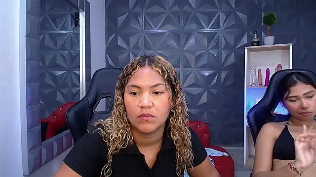 Snapshot of mayli_marie chatting on February 18, 11:11 pm mayli marie online show from February 18, 11:11 pm