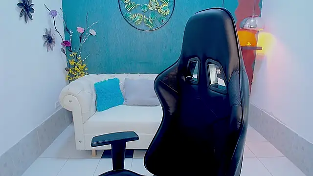 mayli marie online show from April 2, 12:36 pm