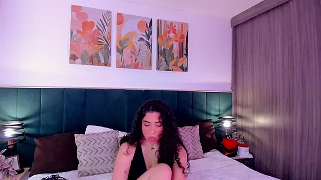 IrinaBlanc online show from June 20, 4:04 am