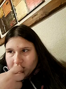Snapshot of TUWACHA7777 chatting on May 13, 9:22 pm TUWACHA7777 online show from May 13, 9:22 pm