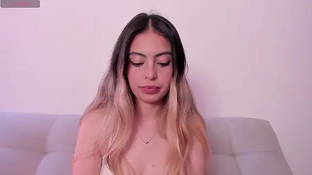 Snapshot of Fernanda_aaaa chatting on May 20, 2:56 pm Fernanda aaaa online show from May 20, 2:56 pm