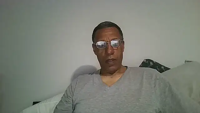 swimmer2496 online show from April 15, 2:40 am