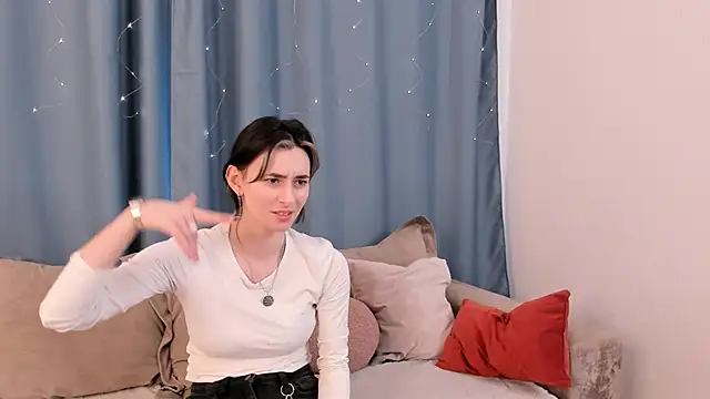 Snapshot of JackiYoss chatting on February 11, 8:19 am JackiYoss online show from February 11, 8:19 am