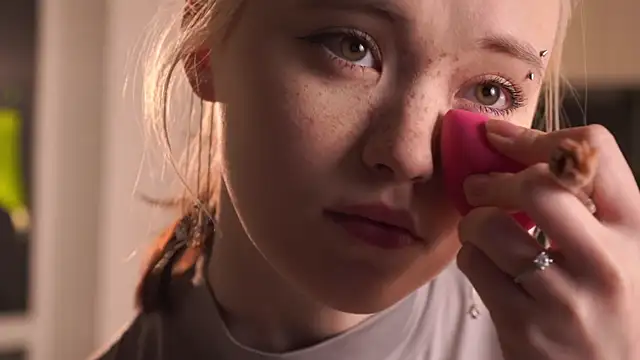 EleniRoeber online show from February 22, 4:16 pm