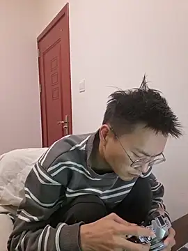 Aint686 online show from April 11, 5:39 pm