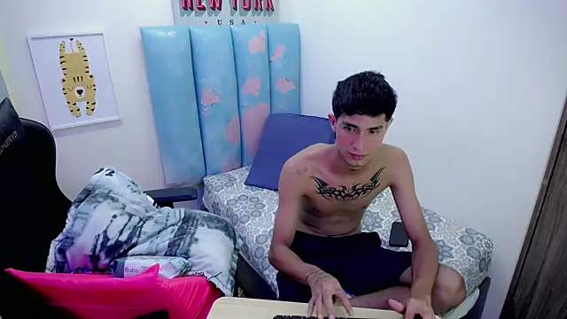 Akyra latinn online show from April 16, 12:17 pm