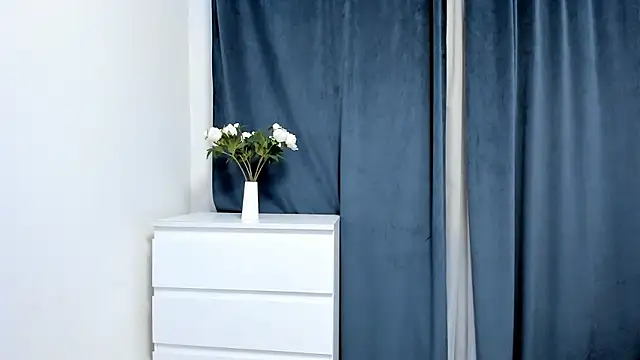 Snapshot of TreasaCrebs chatting on February 26, 9:25 pm TreasaCrebs online show from February 26, 9:25 pm