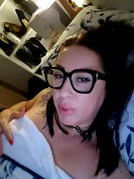 Snapshot of Starletx chatting on February 4, 9:37 am Starletx online show from February 4, 9:37 am