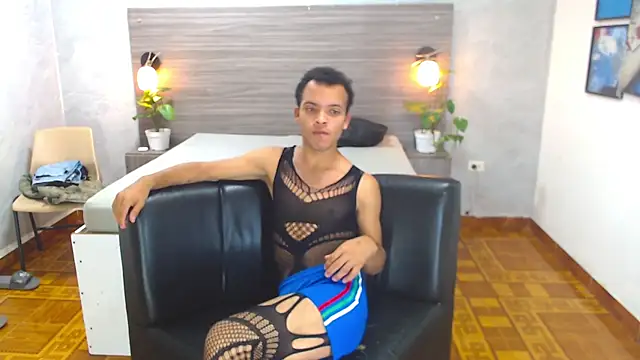 Snapshot of William_Lewis chatting on February 4, 12:55 pm William Lewis online show from February 4, 12:55 pm