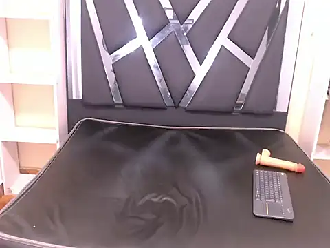 Snapshot of William_Lewis chatting on February 5, 12:43 pm William Lewis online show from February 5, 12:43 pm