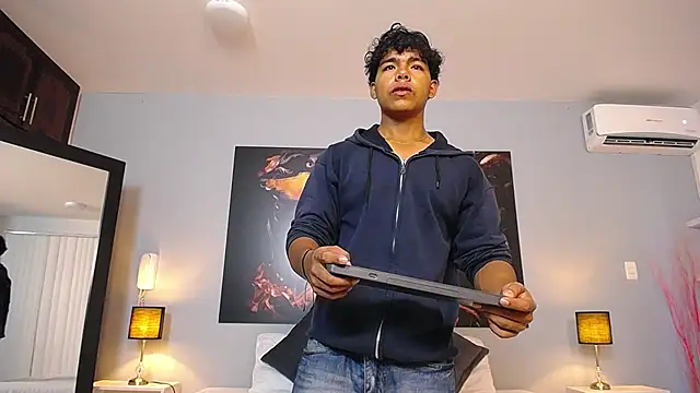 Snapshot of DanielHaloran chatting on February 4, 1:17 pm DanielHaloran online show from February 4, 1:17 pm