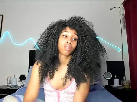 Snapshot of YourDreamReal chatting on February 7, 11:52 pm YourDreamReal online show from February 7, 11:52 pm