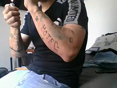 Snapshot of MRdxxx444 chatting on May 24, 6:02 pm MRdxxx444 online show from May 24, 6:02 pm