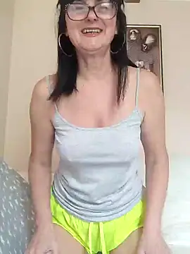 AliceSwan57 online show from June 17, 6:16 am