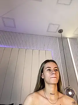 Snapshot of JuliaColemann chatting on February 4, 11:49 am JuliaColemann online show from February 4, 11:49 am